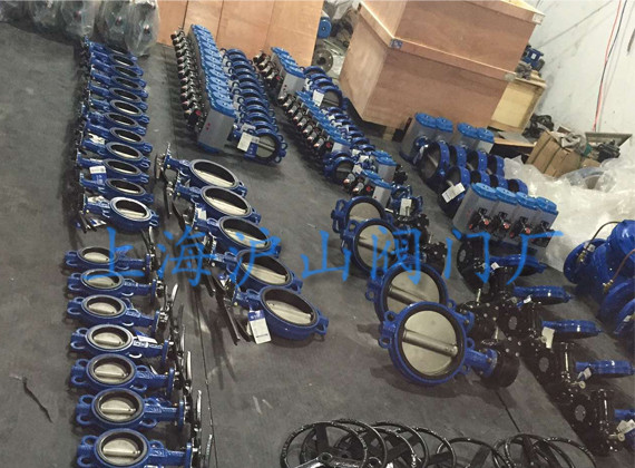 D671X-16C气动对夹蝶阀出货实拍2